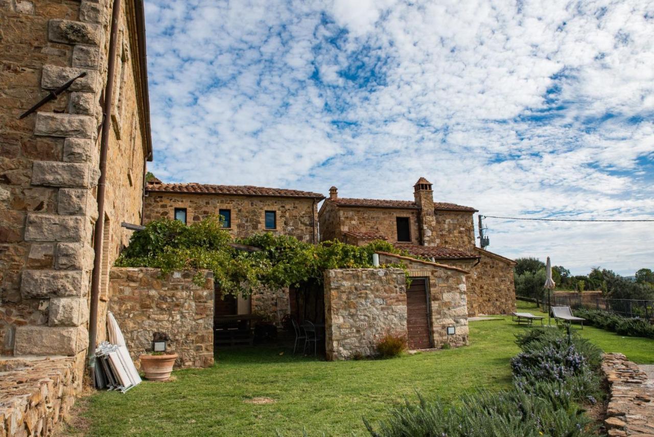 Aparthotel Le 7 Camicie à Castelnuovo dellʼAbate Extérieur photo